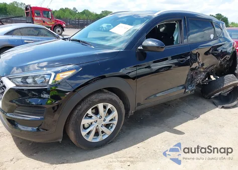 2020 Hyundai Tucson Value z USA, uszkodzony, nr VIN KM8J33A48LU168265